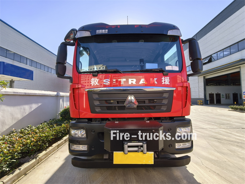 Sinotruk 6 cbm CAFS fire rescue truck