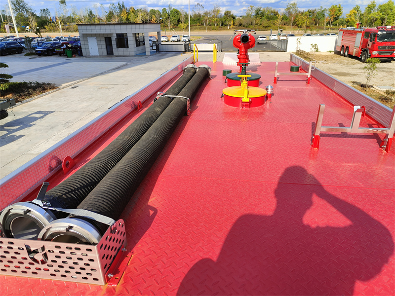 Isuzu GIGA 10 CBM foam fire truck