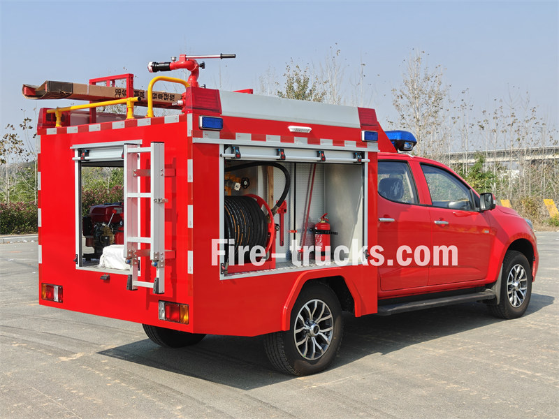 Isuzu 4x4 pickup 600L foam fire truck for sale