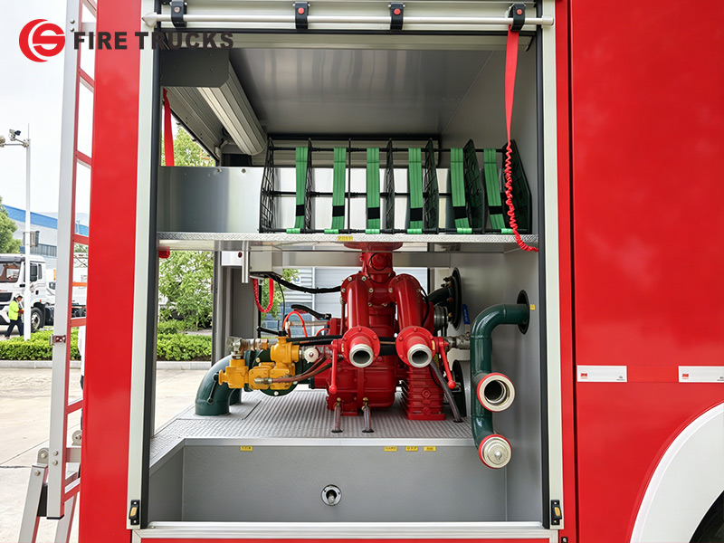Foam fire fighting vehicle firefighting equipment